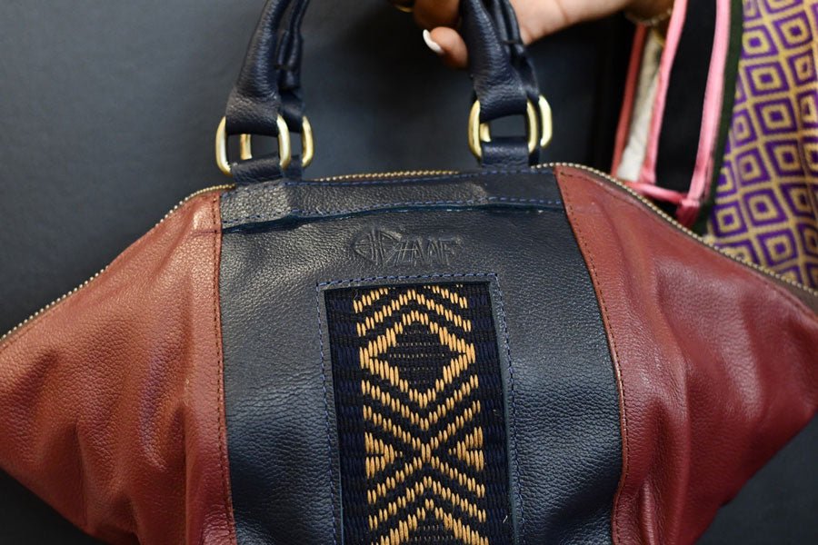 Venta Petite Leather Shoulder Bag in Handbags | ZAAFCollection.com